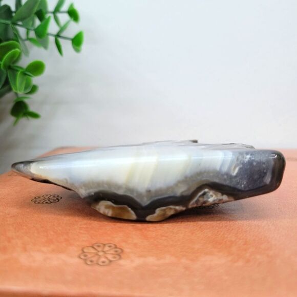 Natural Agate & Amethyst Geode Pair – Polished Crystal Décor Set - Picture 13 of 16